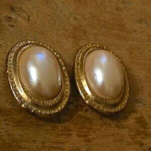 ✨️Vintage✨️ 1980s Pearl Style Gold Tone Shoe Clips